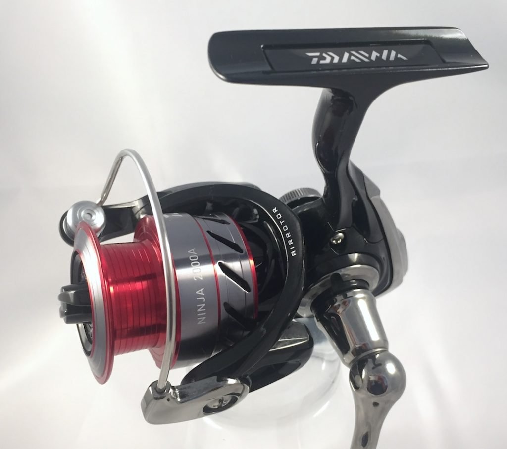 Draufsicht Angelrolle Daiwa Ninja 2000 A