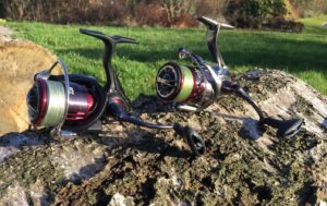 Größenvergleich Daiwa-Fuego-LT-3000D-C mit Shimano Stradic 3000 Ci4+ spinrolle